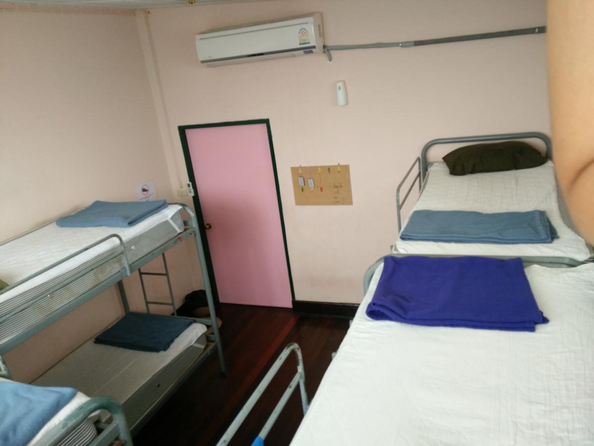 Spicythai Backpackers Chiang Mai Rum bild